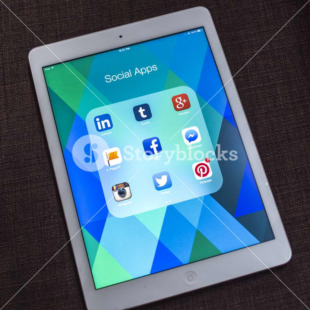 CHIANG MAI, THAILAND - OCTOBER 21, 2014: All of popular social media icons on Apple ipad air tablet device screen.